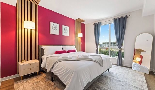 Deluxe 1-bedroom in charming Marina del Rey with Pool, Parking & GYM