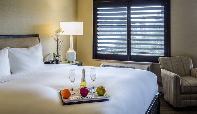 Deluxe 1 King Room at Cupertino Hotel, Onsite Swimming Pool, Free Parking!