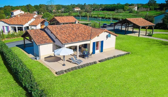 Deluxe 2-bathroom detached villa sleeps 4