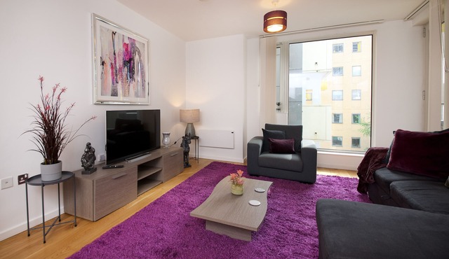 Deluxe 2 Bed 2 Bath Spacious City Centre Apartment