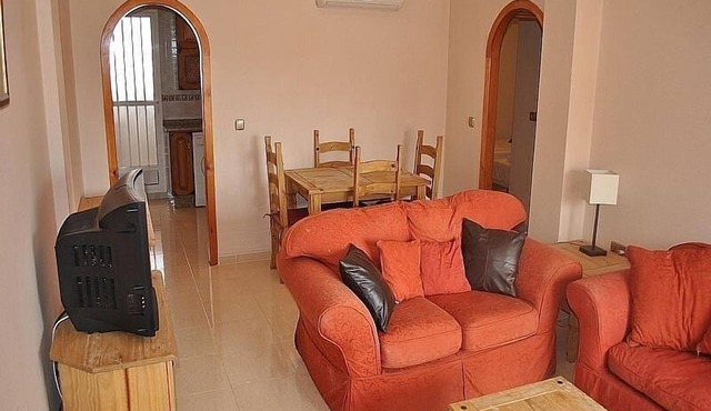 Deluxe 2 Bedroom Apartment With Large Private Balcony, Shared Pool and Free Wifi