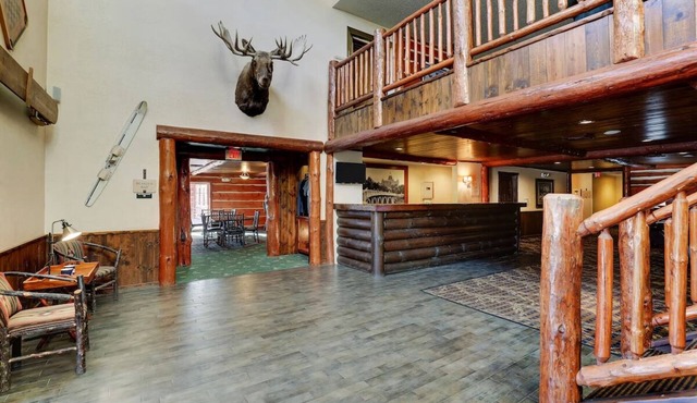 Deluxe 2 Double near I-35 in Johnston! Stoney Creek, Free Breakfast | 2 Units