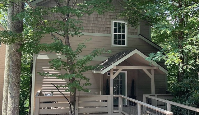 Deluxe 2700 sqft 3 bed 4 bath Villa in Boone, NC