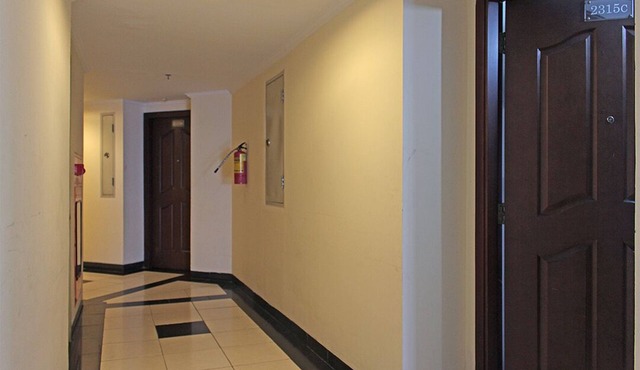 Deluxe 2BR Apt with City View - GWR 1715