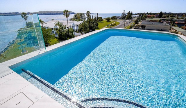 Deluxe 3-Bed Unit with Views