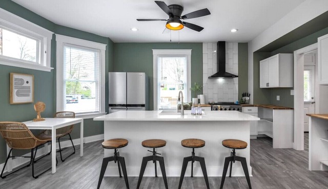 Deluxe 4-Bedroom w Huge Deck 3-Min to Downtown!