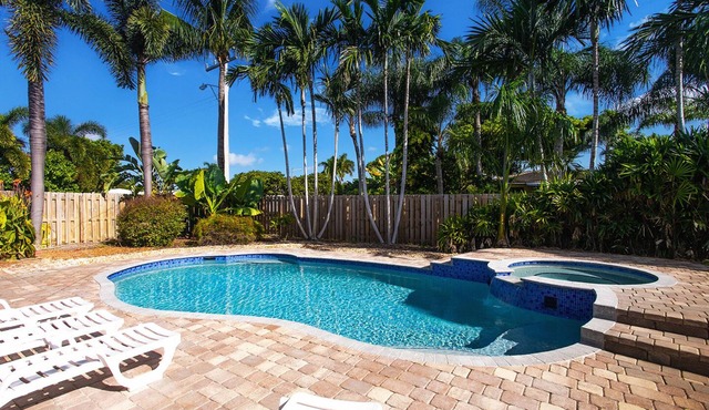 Deluxe 5BR/3BA Home near Beach & Casino Heated Pool