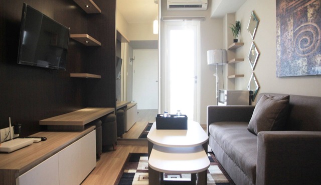 Deluxe and Comfortable The Springlake Summarecon Apartment