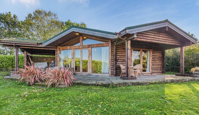 Deluxe and spacious lodge perfect for a romantic retreat.