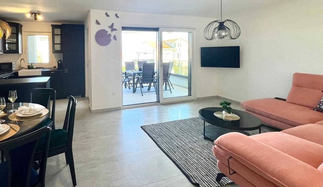 Deluxe Apartment II. near the beach