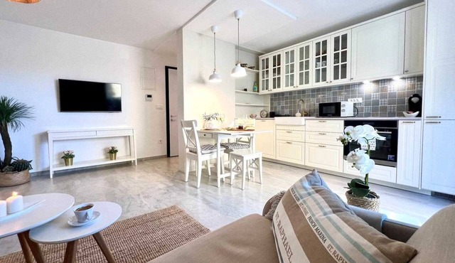 Deluxe Apartment I. near the beach with Jacuzzi