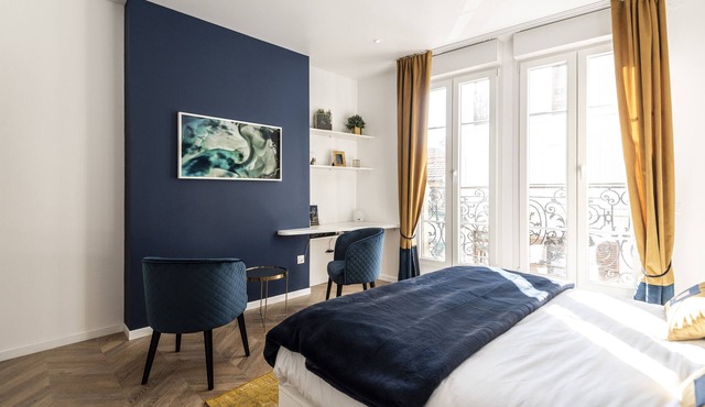 DELUXE APARTMENT NEAR CATHEDRAL