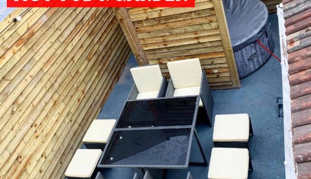 Deluxe Apartment with spa bath and hottub garden