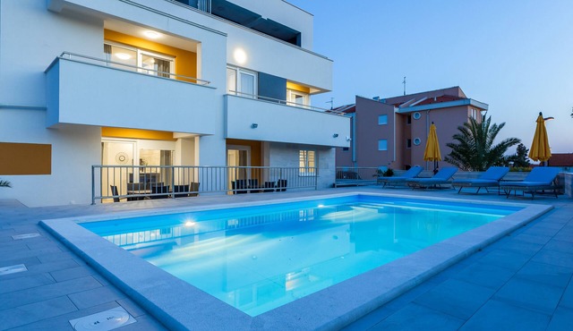 Deluxe Apartment with Pool and Free WIFI