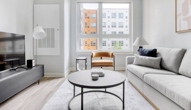 Deluxe Arlington Heights 1BR w/ Gym & W/D, near I-90, by Blueground