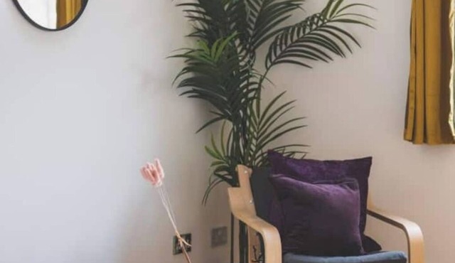 Deluxe Barbican Duplex – Urban Retreat with Private Garden & Arcade Fun