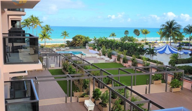 Deluxe Beach Resort - HORA RENTALS