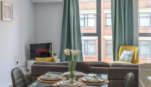 Deluxe Birmingham City Centre Stay