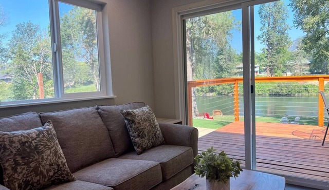 Deluxe Cabin 1 - Rogue River Resort