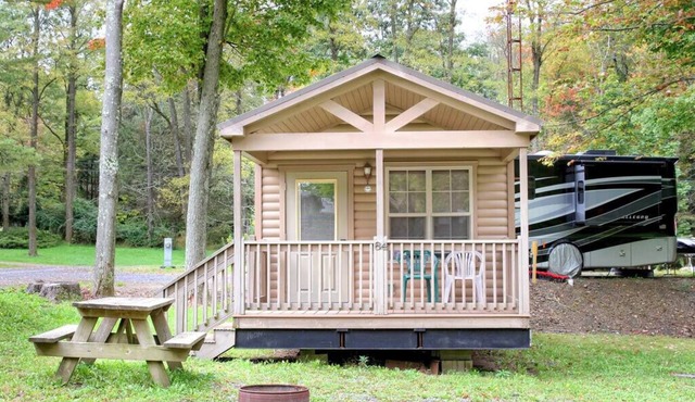 Deluxe Cabin 63 w/4 Beds