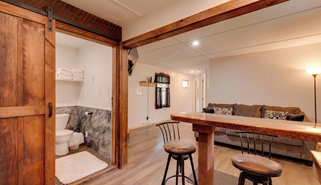 Deluxe Cabin G: 9 Mi to Worlds End State Park!