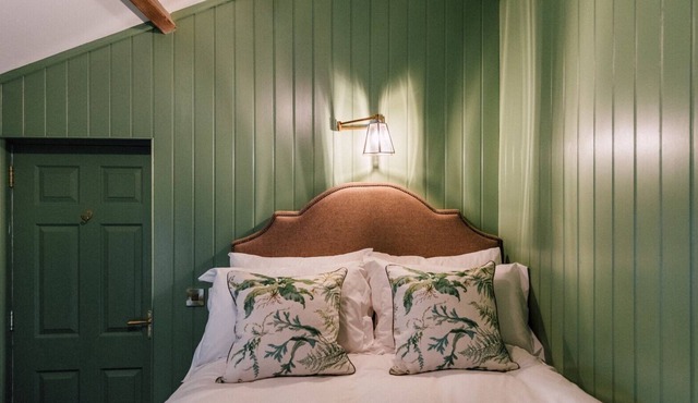 Deluxe Cabin Room with courtyard view