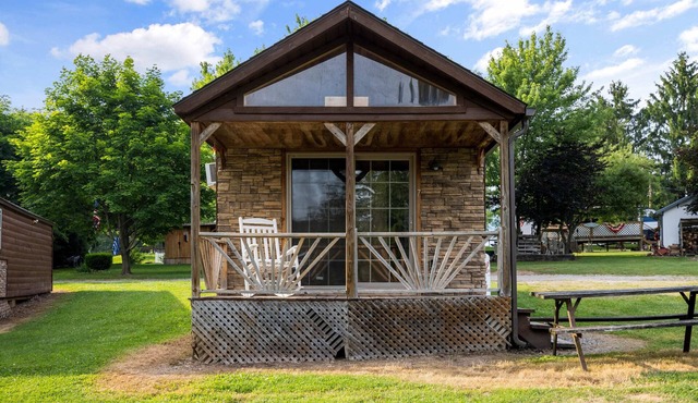 Deluxe Cabin5 Within Campground