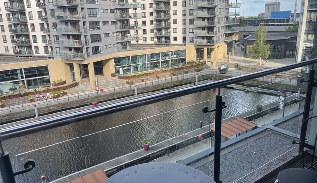 Deluxe City Apt, Beautiful River View,Free Parking