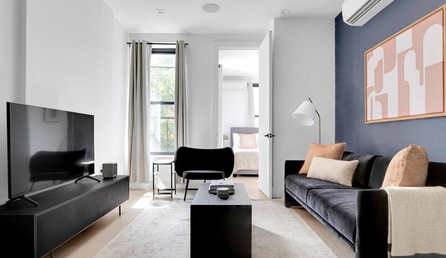 Deluxe Cobble Hill 2BR w/W/D, near TJ, by Blueground