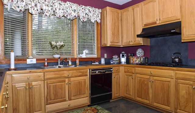 Deluxe Country Home - Tranquil Setting Shorter stays within 30 days of arrival