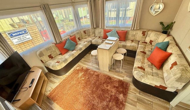 Deluxe Delta 4-bedroom Caravan