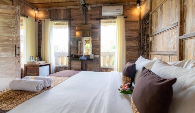 Deluxe double or twin room