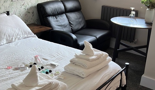 Deluxe Double Room with Ensuite