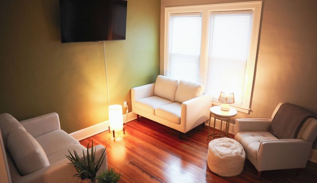 Deluxe Duplex by Detroit Riverfront – Steps from Biddle Ave Dining & Nightlife