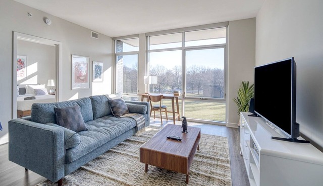 Deluxe Fairfax 1BR w/Elevator & Pool, nr Bus Stops, by Blueground