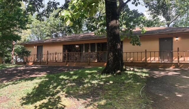 Deluxe Four Bedroom Relaxing Bungalow w/Two Kitchens!