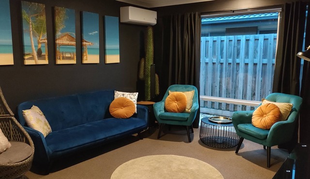 Deluxe Fully Air-conditioned 4BR ＋ Movie/Family Room