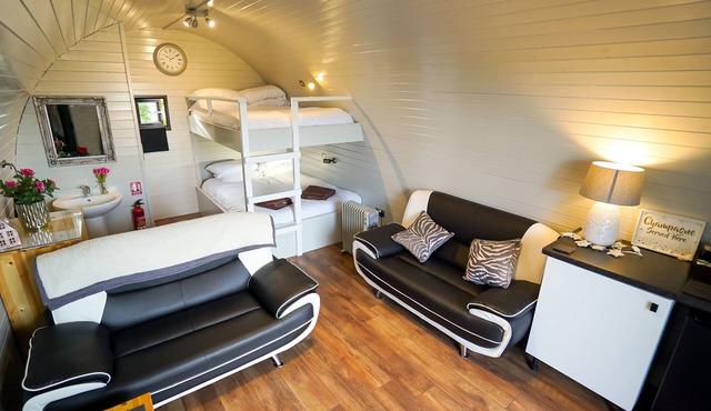 Deluxe Glamping Pod With Hot Tub in Frodsham