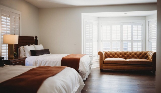 Deluxe Guestroom - 2 Queens · The Jefferson Inn Rm. 5