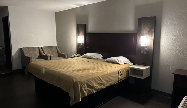 Deluxe INN Augusta