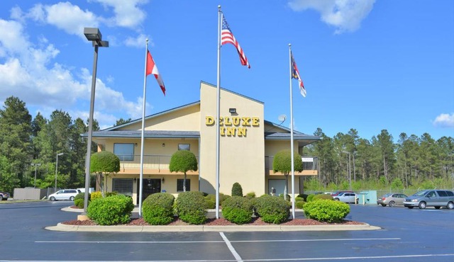 Deluxe Inn - Fayetteville I-95