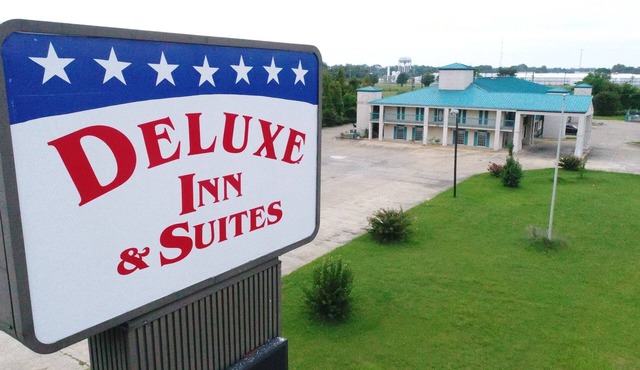Deluxe Inn & Suites