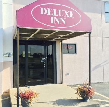 Deluxe Inn