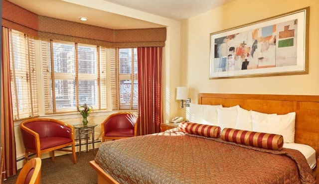 Deluxe King Charmer, The Alexander Inn, Historic City Escape