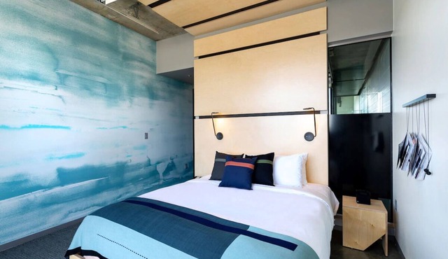 Deluxe King City View: The Source Hotel, Rooftop Bar, Japanese Tubs, in RiNo