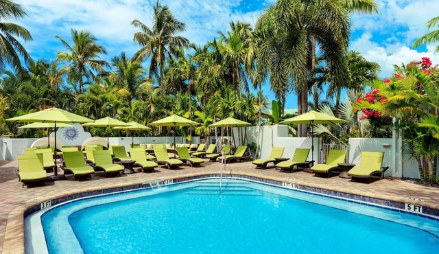 Deluxe King Room at Southernmost Beach Resort – Beach Access & Garden Views!