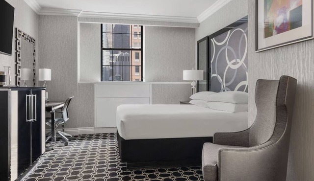 Deluxe King Room at The Muse New York