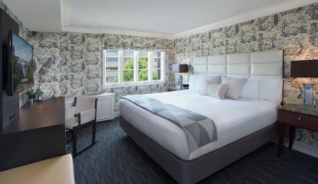 Deluxe King Room at The Normandy Hotel, Minutes to Smithsonian's National Zoo!