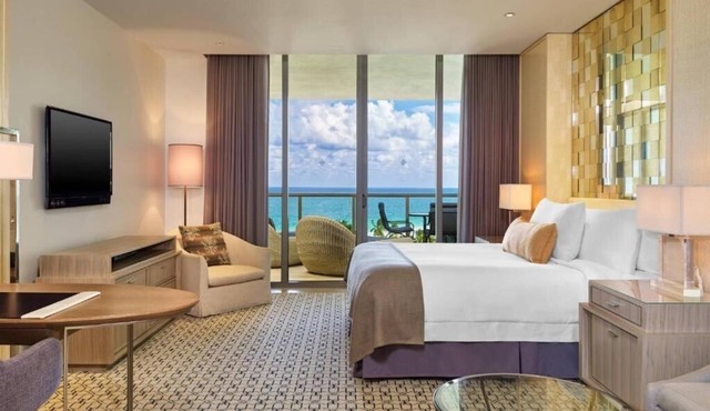 Deluxe King Room Near Atlantikos MIA
