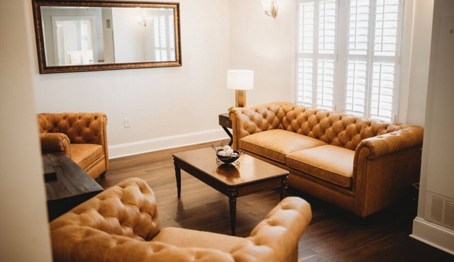 Deluxe King Suite · The Jefferson Inn Rm. 1
